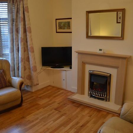 Entire 3 Bedroom House Near Caerphilly Station エクステリア 写真