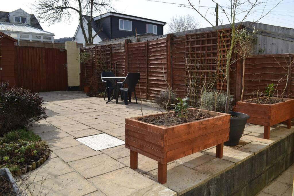 Entire 3 Bedroom House Near Caerphilly Station エクステリア 写真