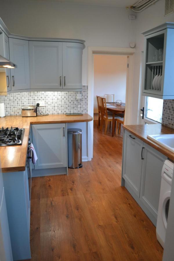 Entire 3 Bedroom House Near Caerphilly Station エクステリア 写真