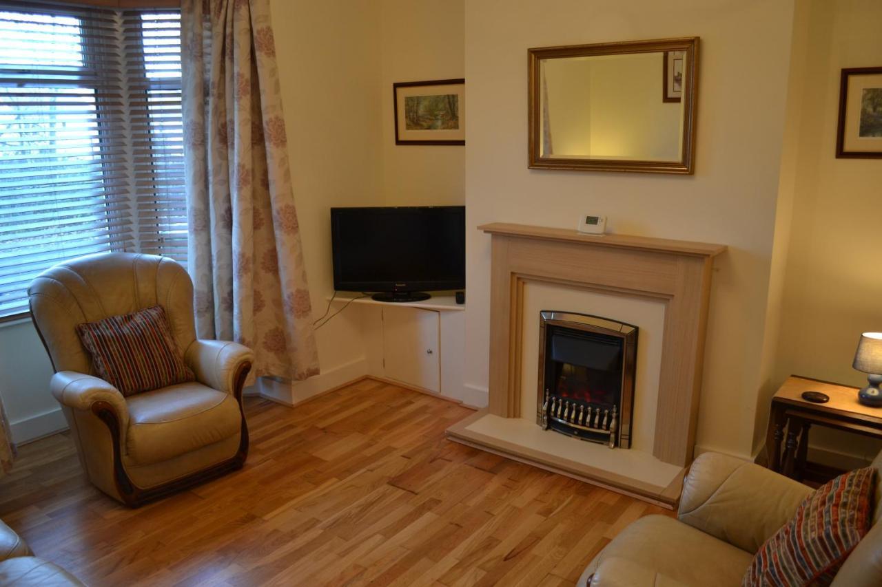 Entire 3 Bedroom House Near Caerphilly Station エクステリア 写真