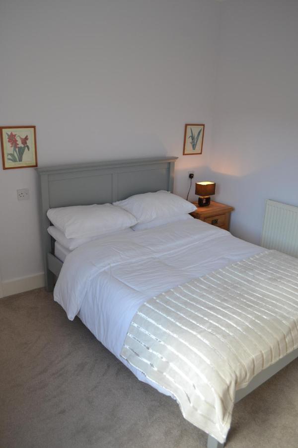 Entire 3 Bedroom House Near Caerphilly Station エクステリア 写真