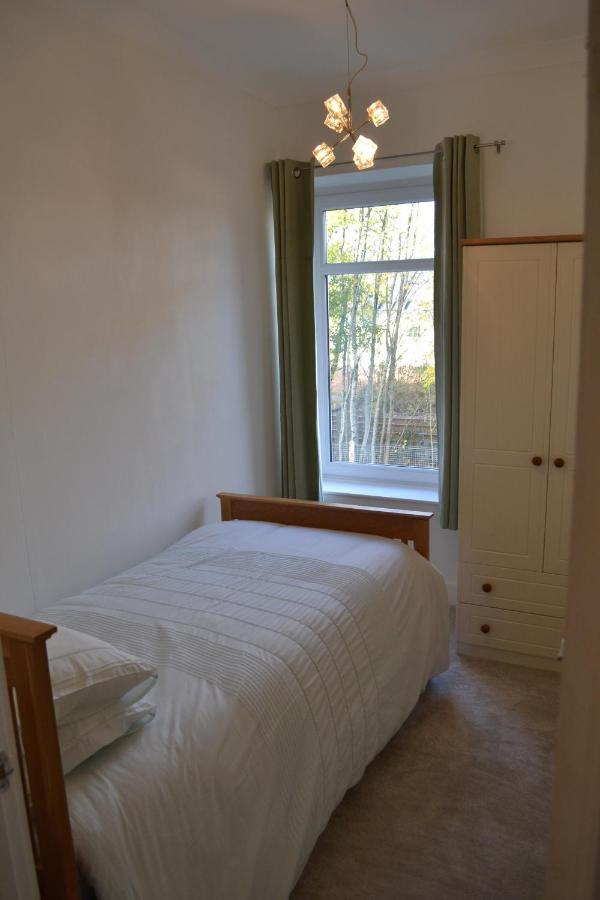 Entire 3 Bedroom House Near Caerphilly Station エクステリア 写真